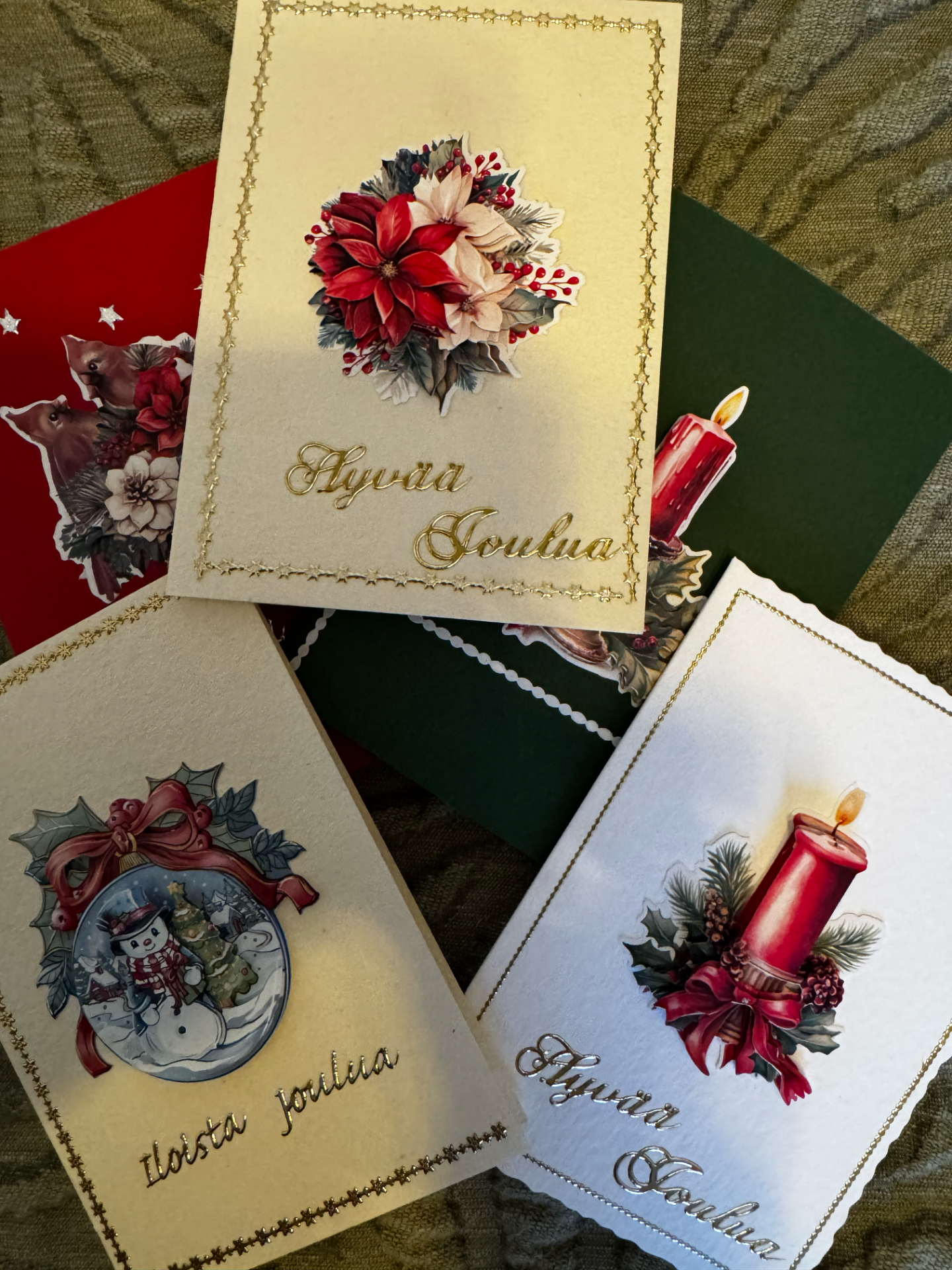 5 erilaista korttia kirjekuorineen ja lähetyskuluineen 20 e